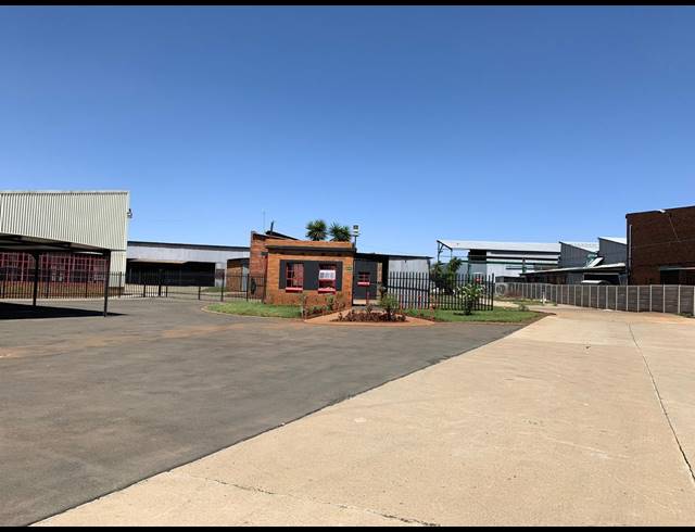 4,500M² WAREHOUSE FOR SALE IN NEW ERA